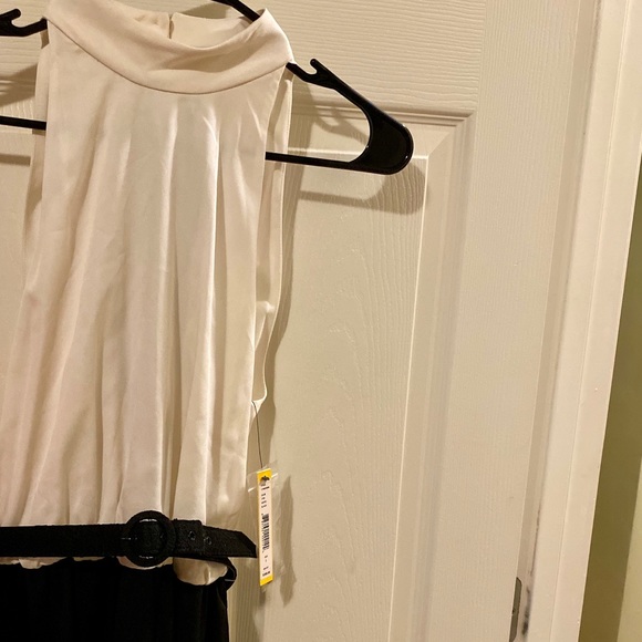 Alice + Olivia White Black Sleeveless Halter Dress - Picture 7 of 8